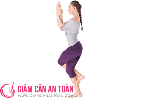 thuc-hien-nhung-bai-tap-yoga-giam-can-nen-tap-vao-moi-sang5