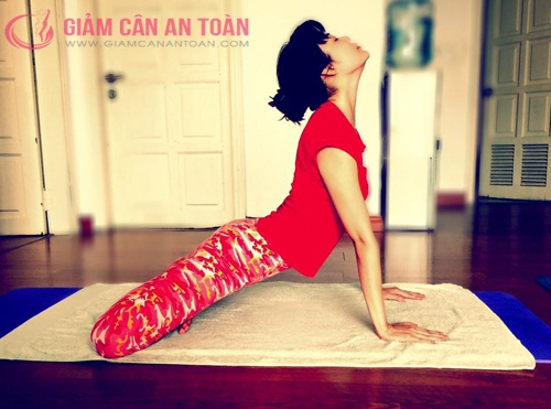 diem danh nhung my nhan viet giu dang nho tap luyen yoga 2