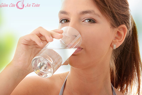 Vai trò của nước trong tập luyện giảm cân