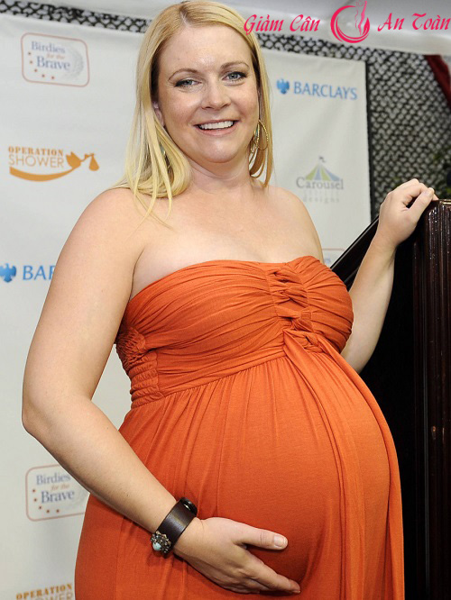 Melissa Joan Hart tiết lộ bí quyết giảm nhanh 18kg sau khi sinh trong 3 tháng 2