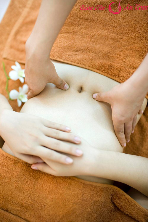 Massage bụng bằng muối rang nóng là cách giúp bạn đốt cháy mỡ thừa hiệu quả