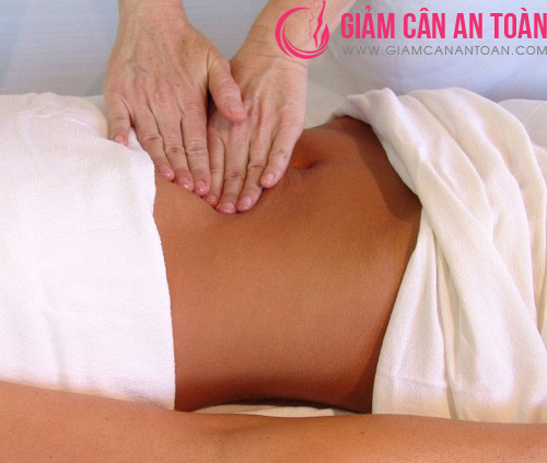 Massage bụng thường xuyên để có vòng eo thon gọn