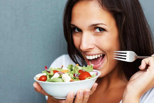 Chia bữa ăn thành nhiều bữa nhỏ để kiểm soát cân nặng tốt hơn