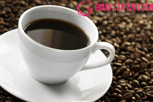 Cà phê đen nguyên chất là loại nước uống được sử dụng trong thực đơn ăn kiêng của người Nhật
