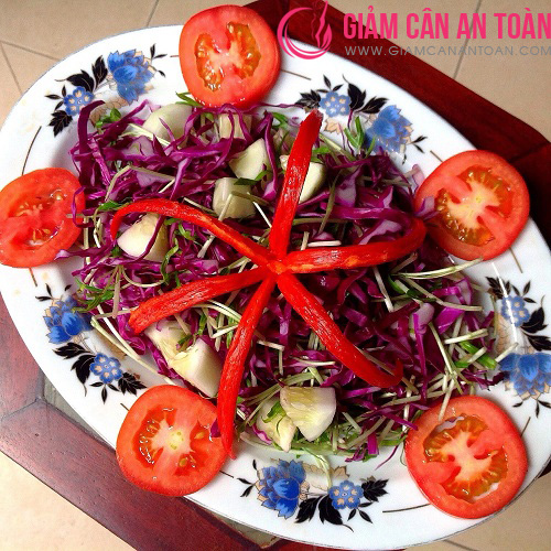 Salad bắp cải nhiều chất xơ, vitamin... tốt cho việc giảm cân của bạn