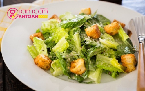 mon-salad-cua-ban-can-tranh-xa-nhung-nguyen-lieu-nao-3