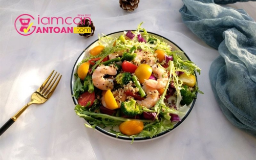 lam-mon-salad-nen-chon-thuc-pham-nao-de-bo-sung-nang-luong-2