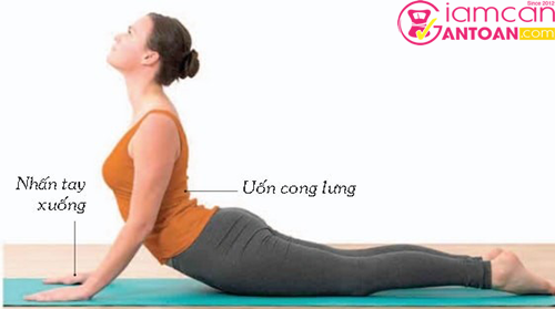 Bài tập yoga này giúp giản cơ và giúp săn cơ vai, bụng