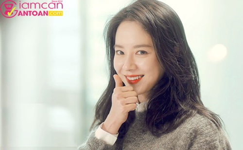 Song Ji Hyo được khán giả biết đến với vai trò là người chơi chính trong Running Man