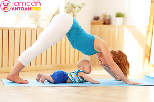  Yoga là một hình thức tập luyện nhẹ nhàng, phù hợp với các mẹ bỉm sữa