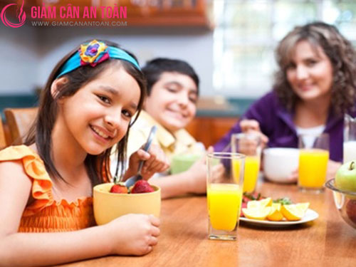 Tư vấn chế độ ăn uống cho trẻ vào dịp hè3