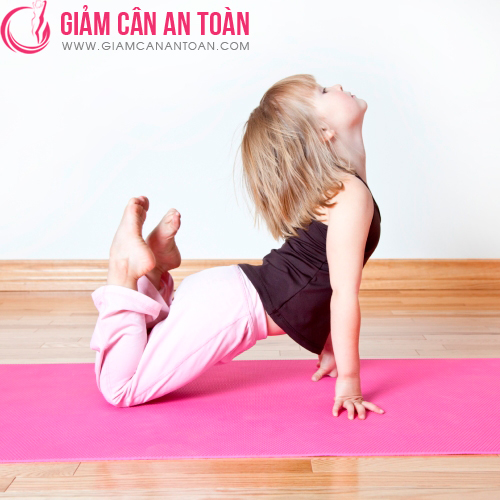 tu-van-dong-tac-yoga-giup-tre-phat-trien-the-chat-va-tranh-tinh-trang-beo-phi.3