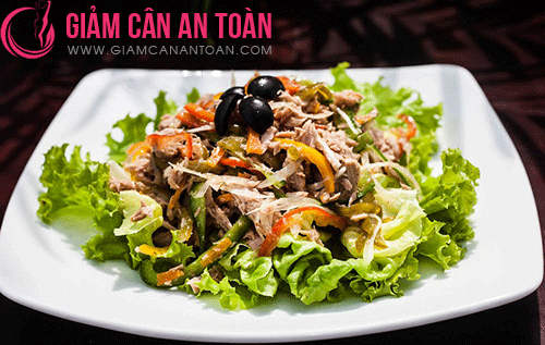 bat-mi-4-mon-salad-ngon-mieng-giup-cac-me-giam-can-sau-sinh.4