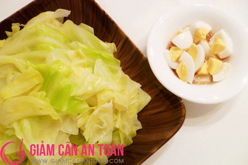 cach-giam-can-an-toan-sau-sinh-nho-nhung-mon-rau-luoc-thanh-mat