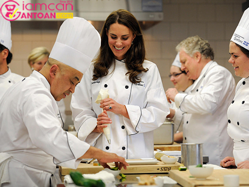 Cách công nương Anh Kate Middleton chia sẻ bí quyết giảm cân nhanh sau sinh4