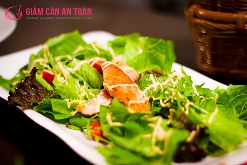 cach lam salad ca ngu mon an giam can cho ngay nang 2