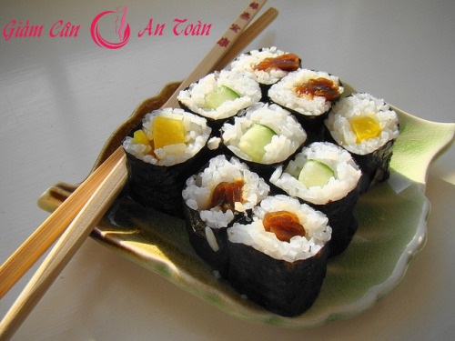 cach lam mon sushi maki giam can thom ngon 4