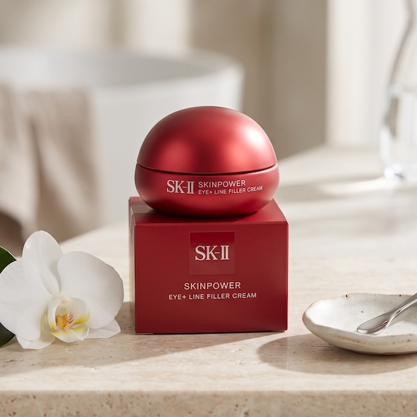 Cách dùng Kem dưỡng mắt SK-II SkinPower Eye+ Line Filler Cream