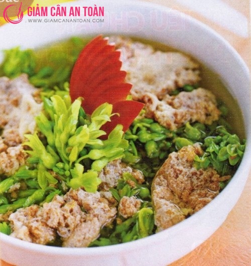 Hỗ trợ giảm cân ngon miệng ngày cuối tuần với món canh hoa thiên lý nấu cua  1