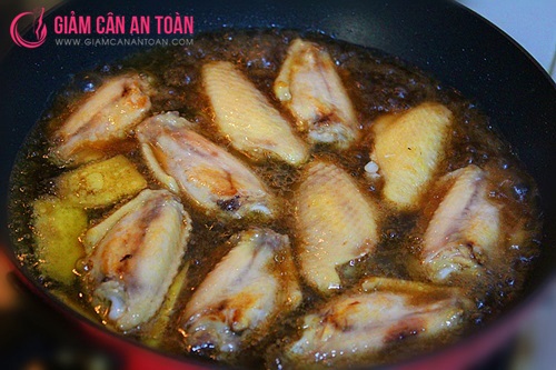 Thực đơn giảm cân lạ miệng với cánh gà om coca, hoa hồi 3