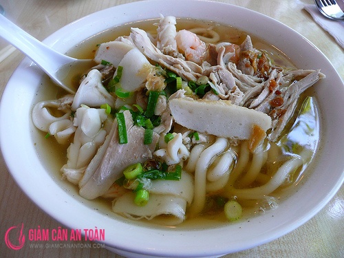 hop-hon-voi-2-mon-banh-canh-vua-ngon-vua-khong-lo-beo-2