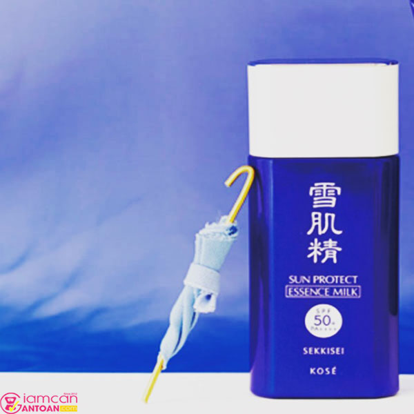 Sekkisei White UV SPF 50+ giúp ưỡng ẩm cực tốt cho da, giúp da mềm mại, ngăn chặn mất nước